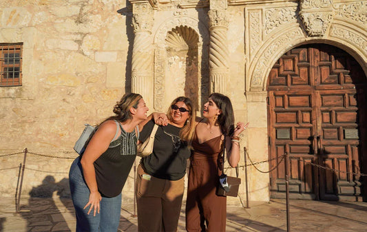 San Antonio Small Group Walking Tour with Riverwalk Boat Cruise